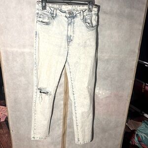 Size 8 US Stretch Mom Jean Cotton On Denim Ripped Knee Distressed